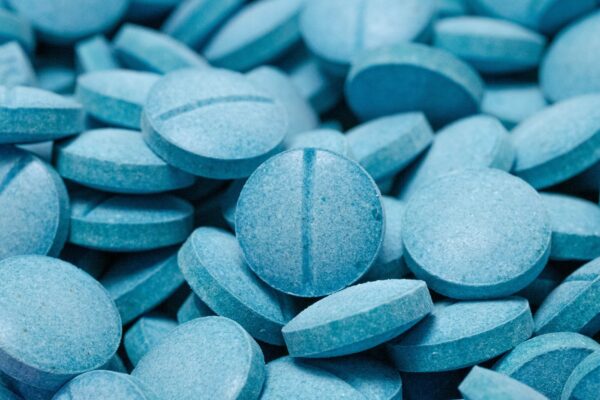 Pseudo Blue Blue Razz Kratom Tablets Pile